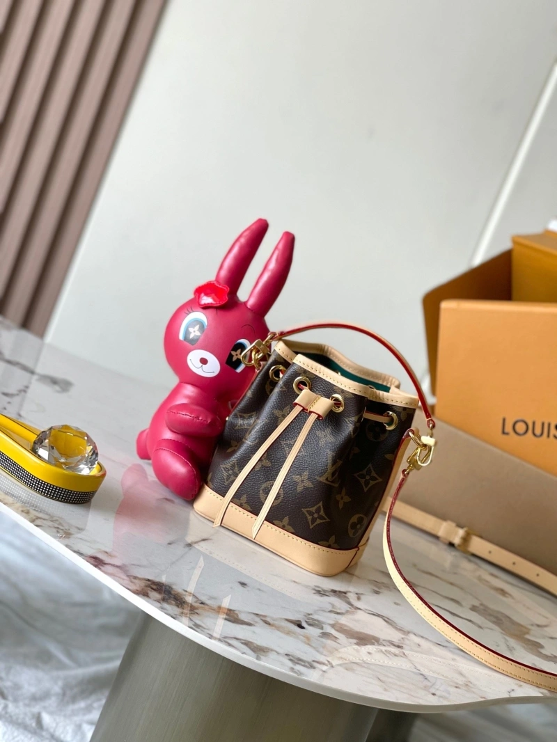 LV Bucket Bags 4233H-1773