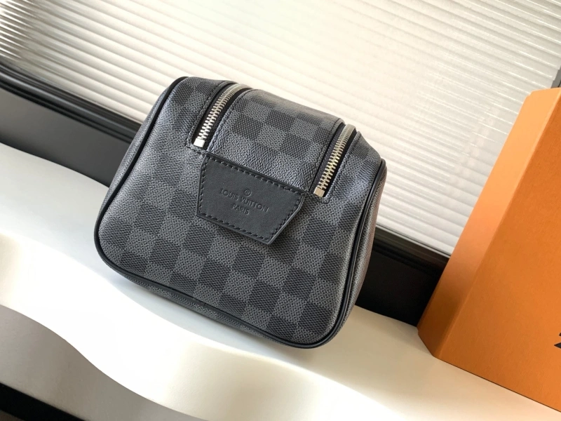 LV Cosmetic Bags 4233H-1800