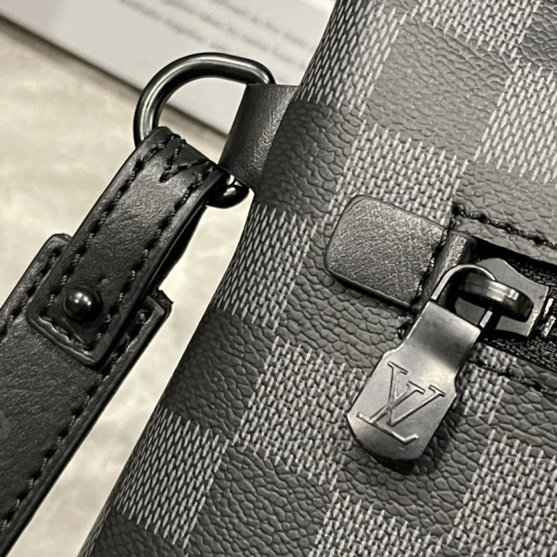 LV Clutch Bags 4233H-1811