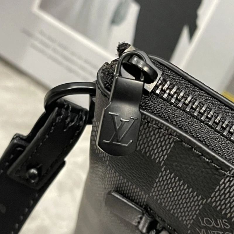 LV Clutch Bags 4233H-1811