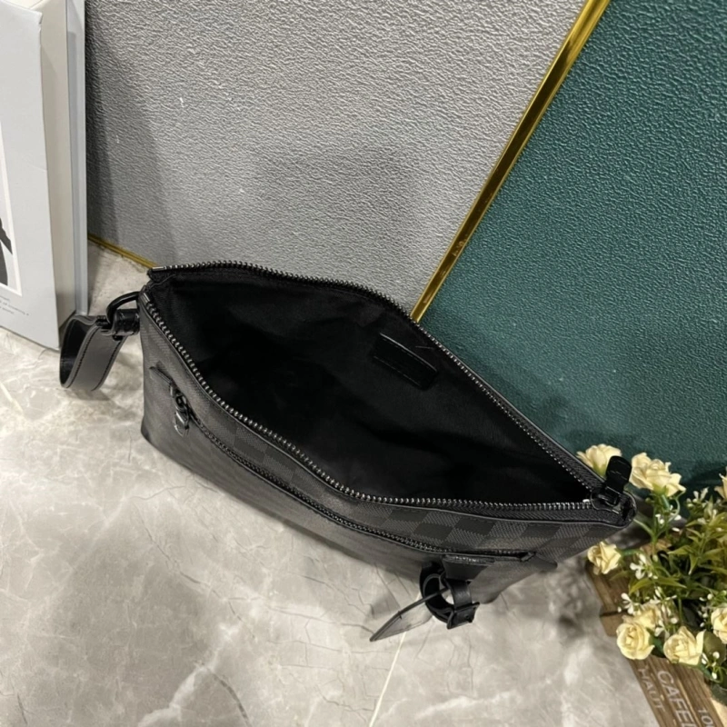 LV Clutch Bags 4233H-1811