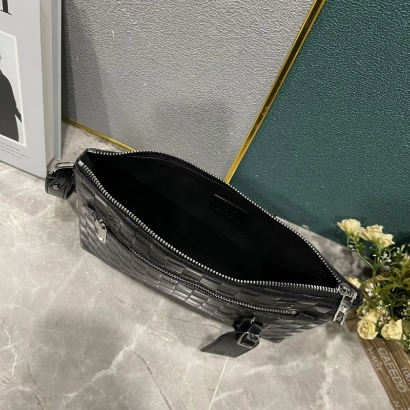 LV Clutch Bags 4233H-1812