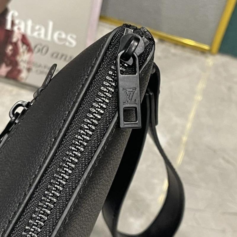 LV Clutch Bags 4233H-1825