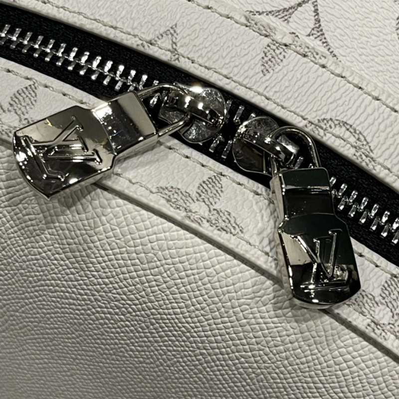 LV Backpacks 4233H-1905