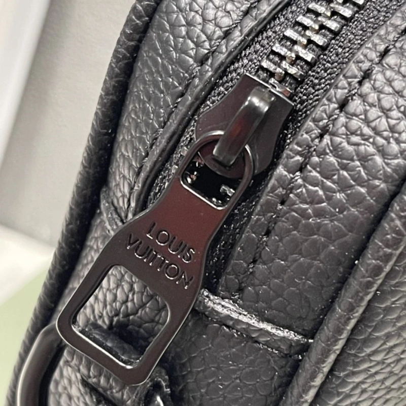 LV Clutch Bags 4233H-1916