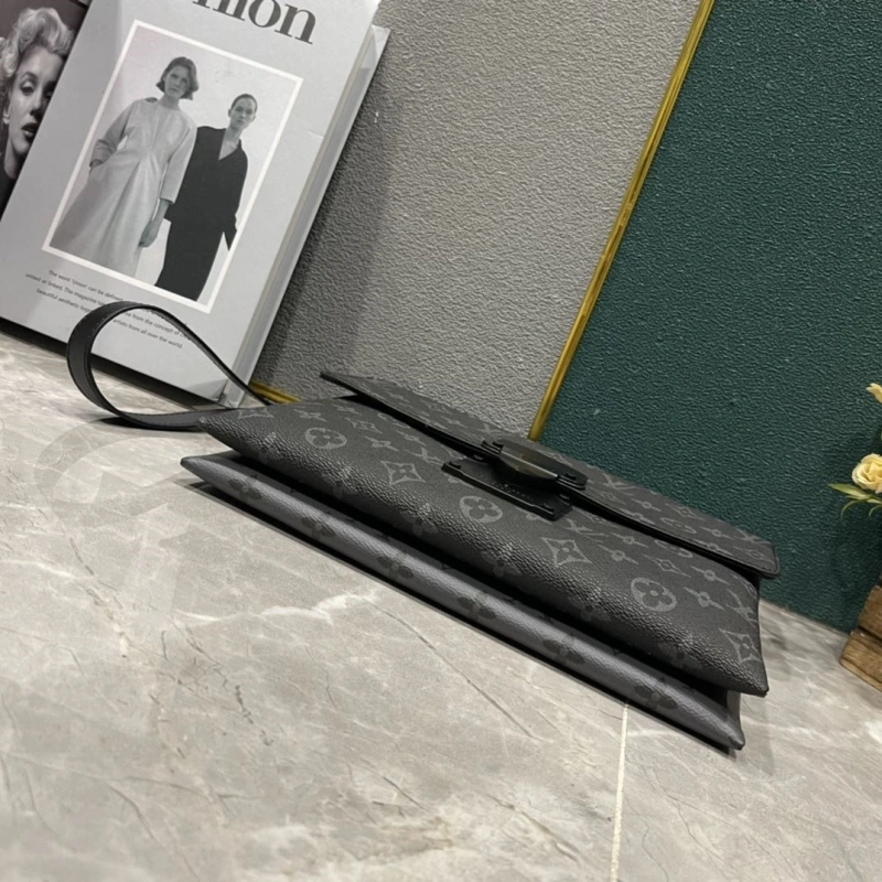 LV Clutch Bags 4233H-1983