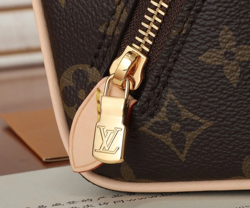 LV Cosmetic Bags 4233H-2125