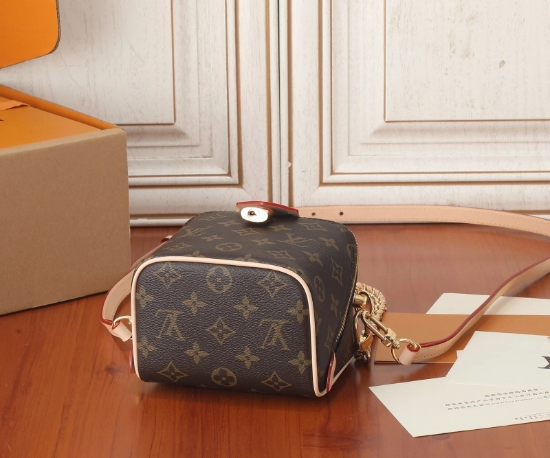 LV Cosmetic Bags 4233H-2125