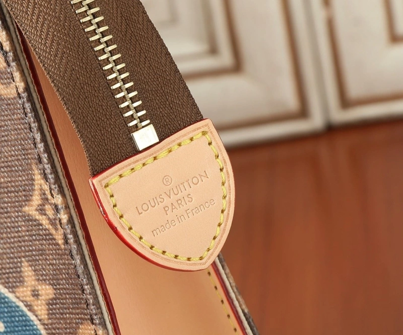 LV Clutch Bags 4233H-2143