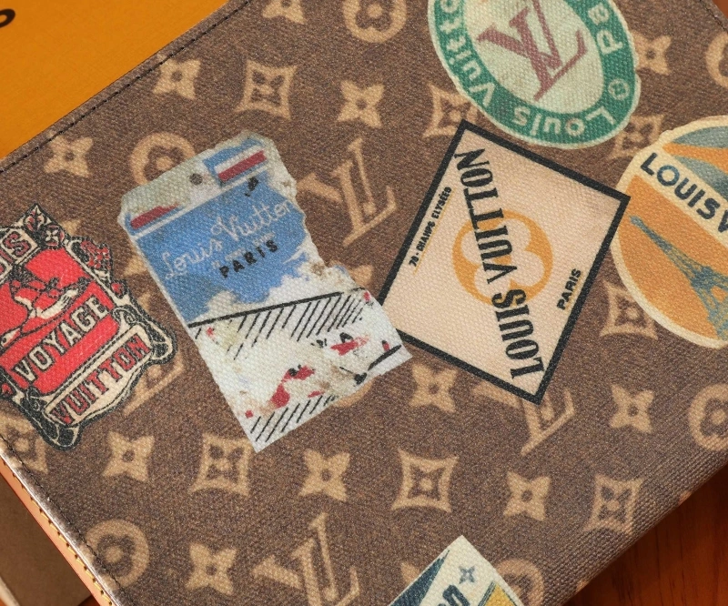 LV Clutch Bags 4233H-2143
