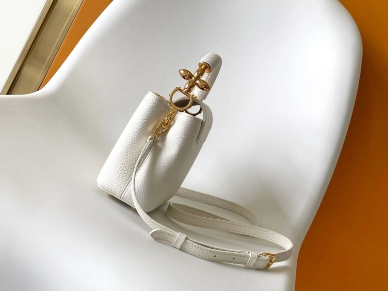 LV Capucines Bags 4233H-2227