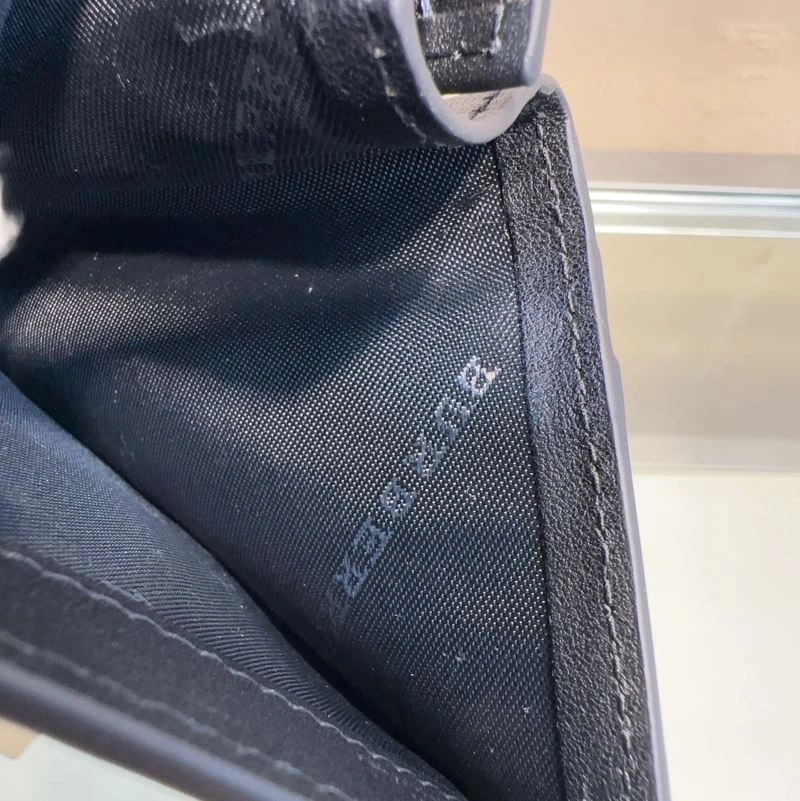 Bv*b*rry wallets 4237c-0066