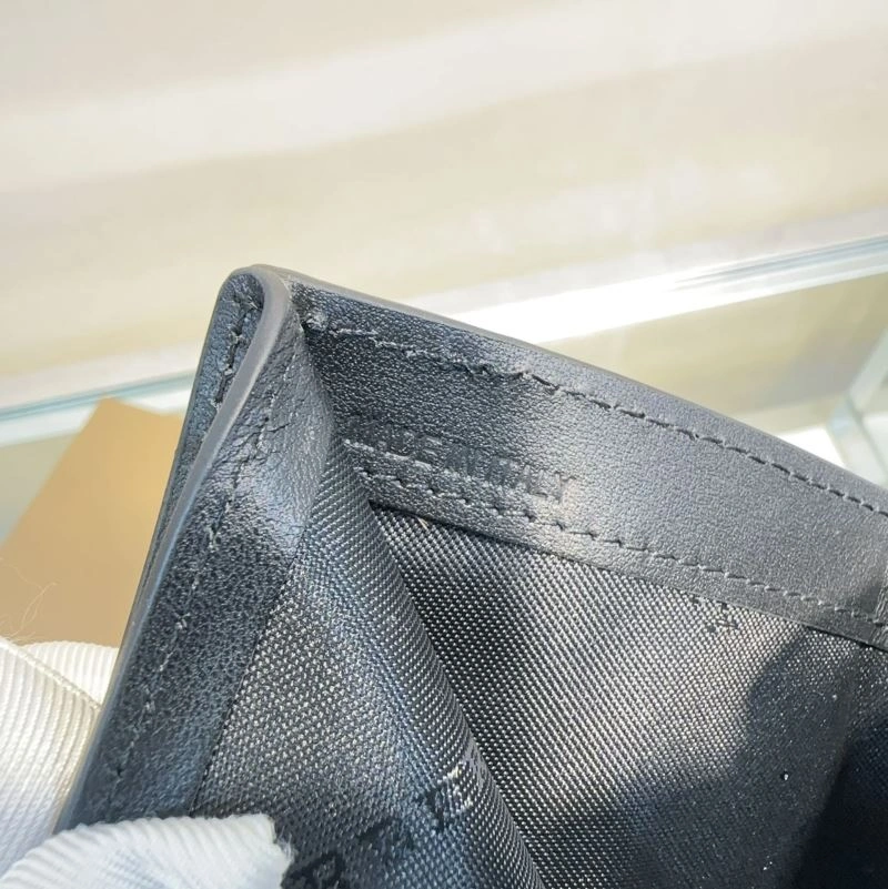 Bv*b*rry wallets 4237c-0066