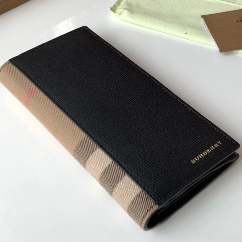 Bv*b*rry wallets 4237f-0157
