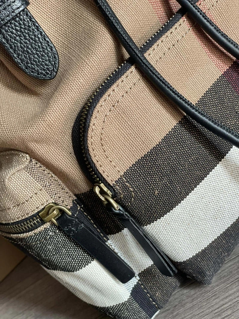 Bv*b*rry backpacks 4237f-0216