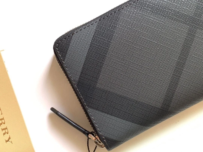 Bv*b*rry wallets 4237f-0522