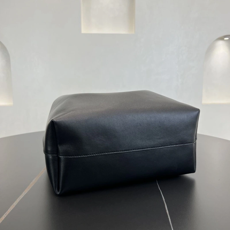 Y51 bucket bags 4250a-0001