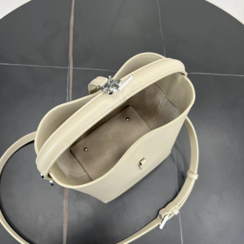 Y51 bucket bags 4250a-0003