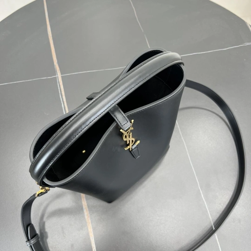 Y51 bucket bags 4250a-0004