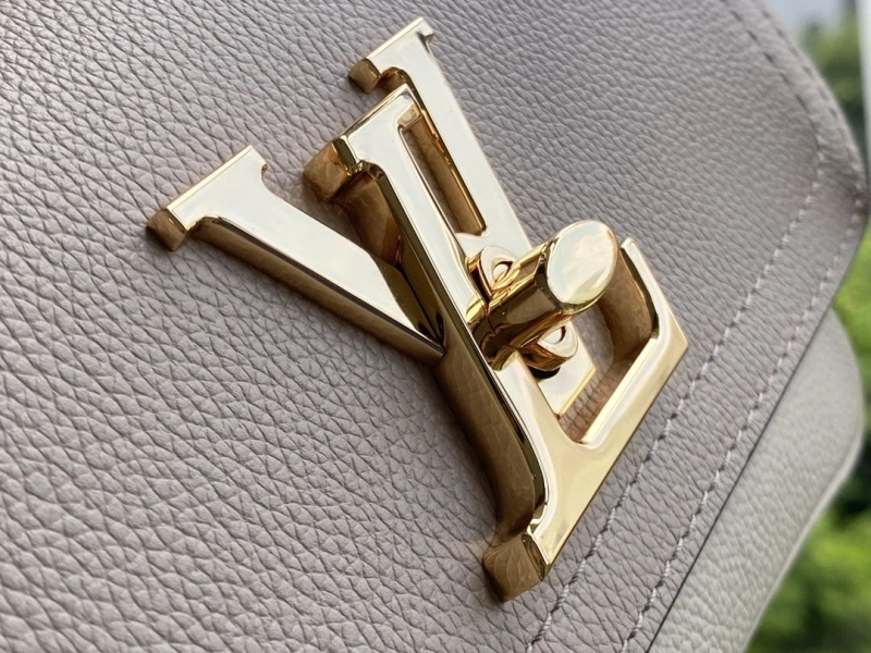 lv twist De*1m bags 4286a-0010