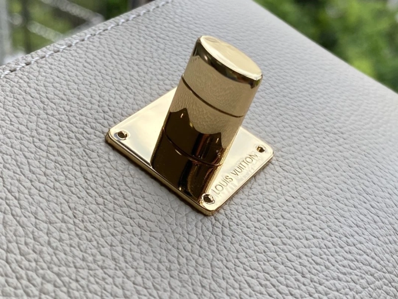 lv twist De*1m bags 4286a-0010