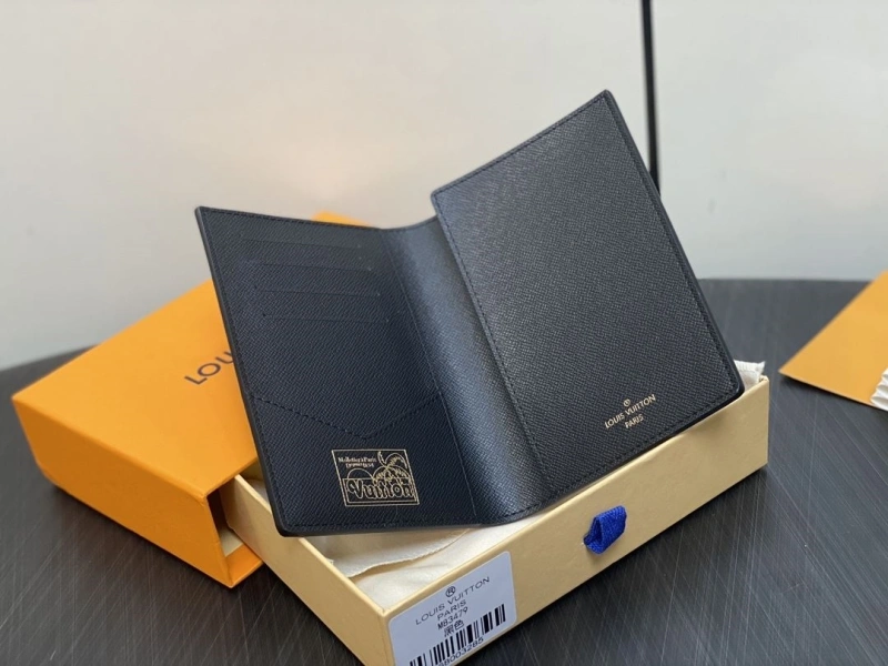 LV Wallets 4286G-0119