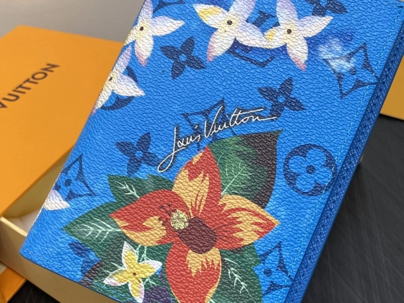 LV Wallets 4286G-0122