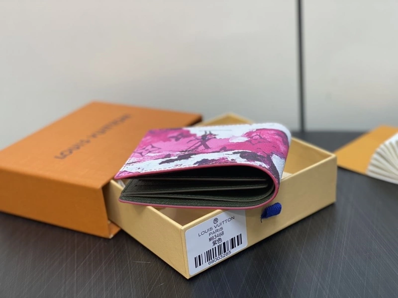 LV Wallets 4286G-0126