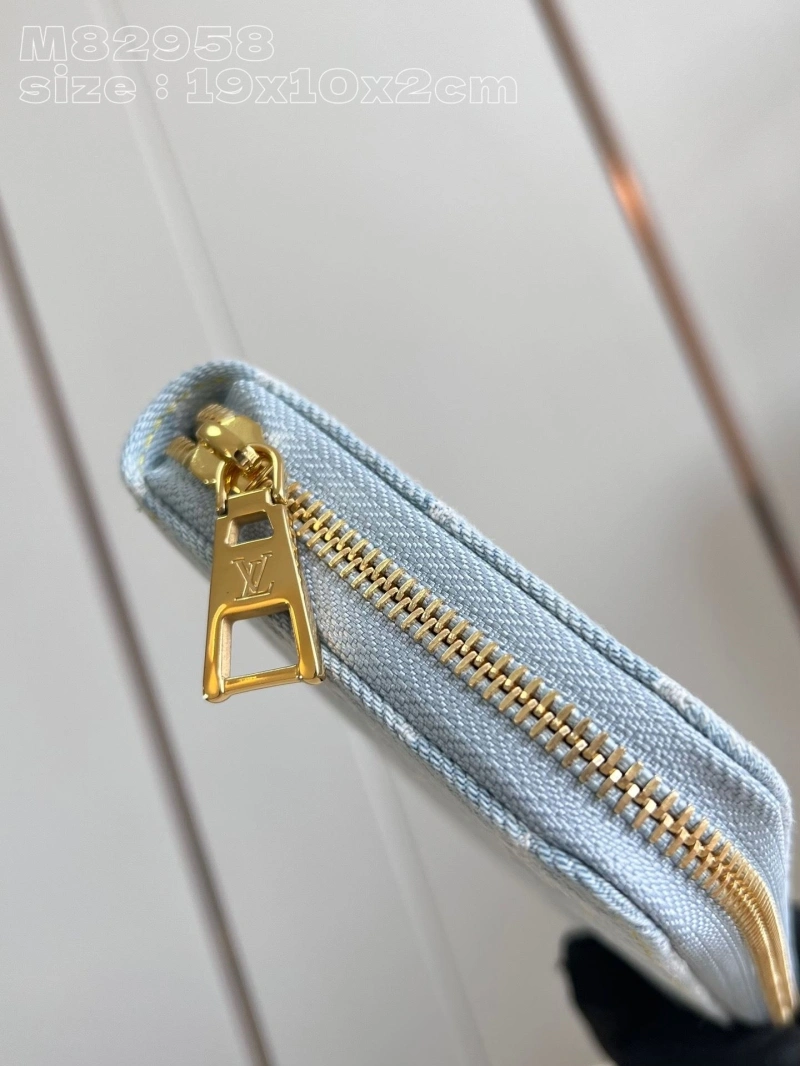 LV Wallets 4286G-0131