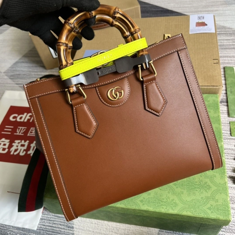 Gvc*1 top handle bags 4360c-0676