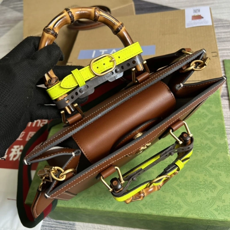 Gvc*1 top handle bags 4360c-0676