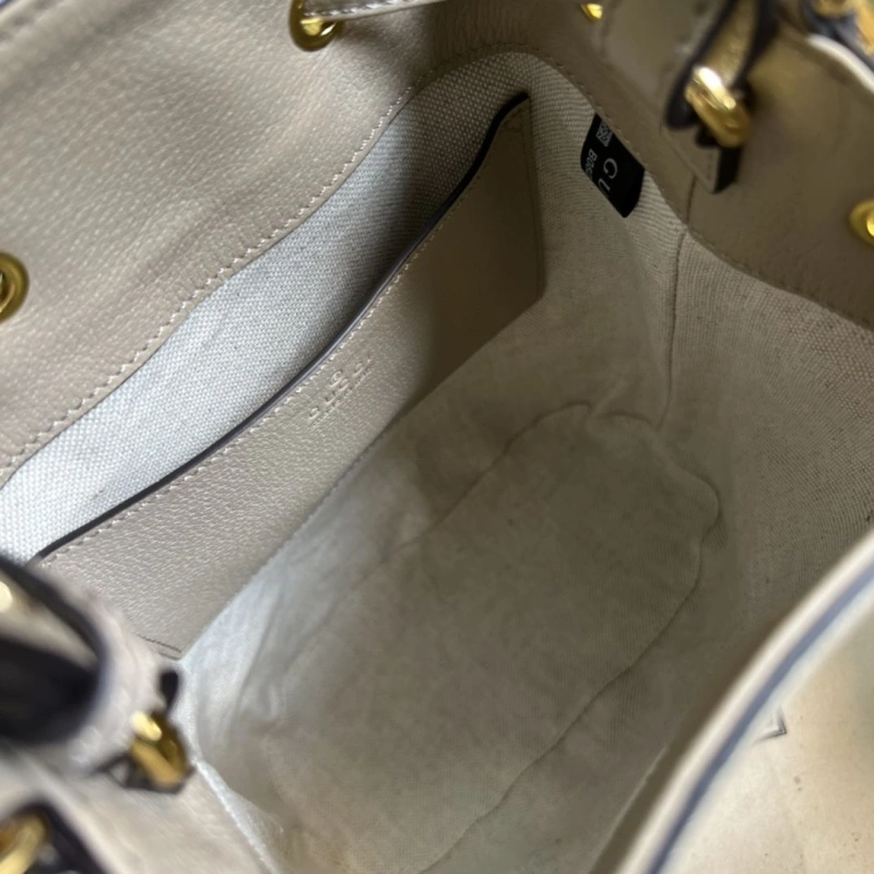 Gvc*1 bucket bags 4360c-0767