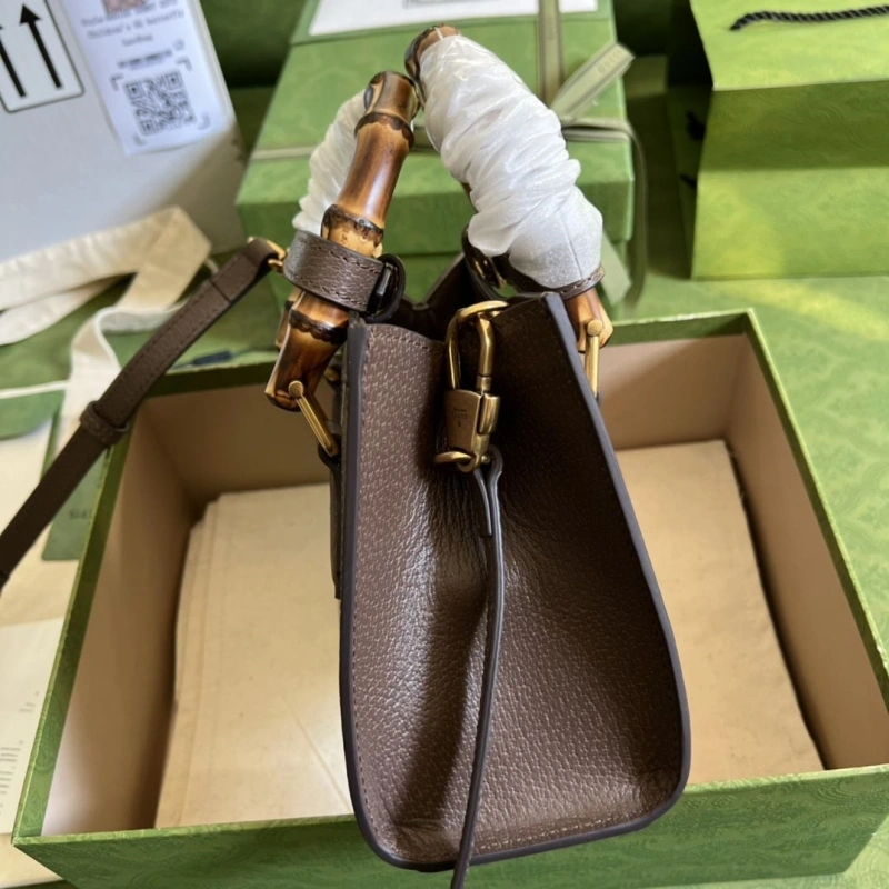 Gvc*1 top handle bags 4360c-0833