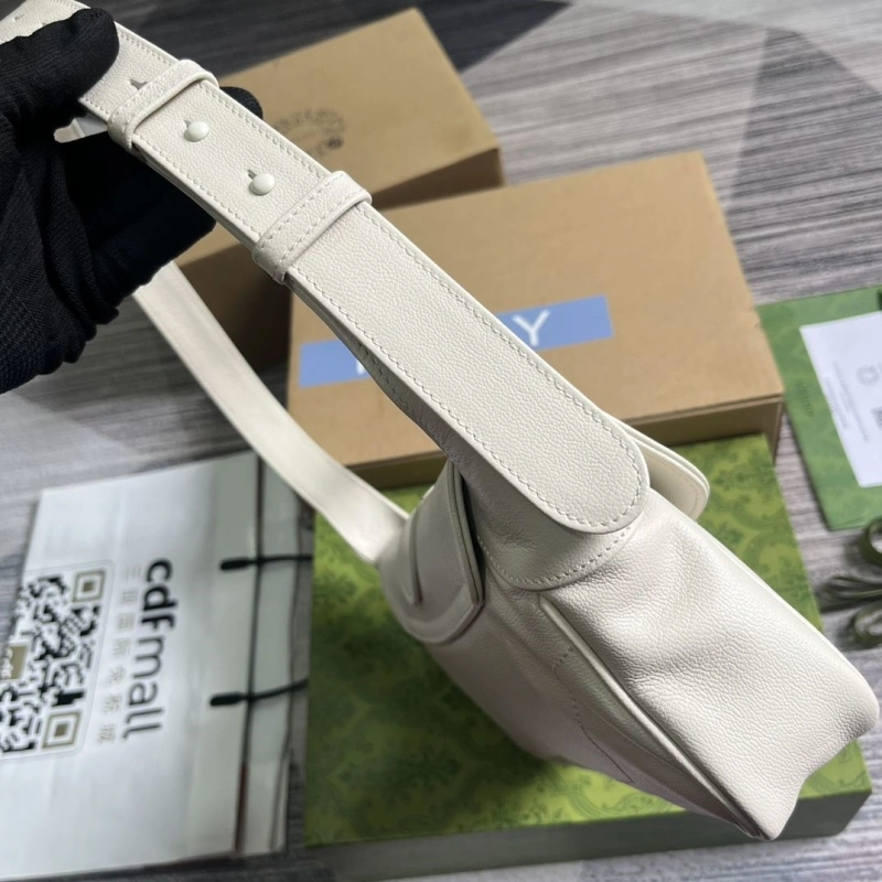 Gvc*1 top handle bags 4360c-1680