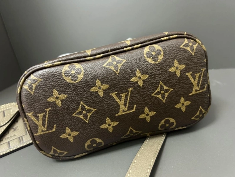 LV Shopping Bags 4365A-0072