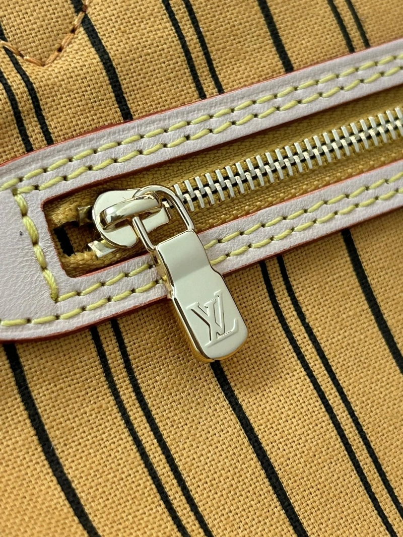 LV Shopping Bags 4365A-0078