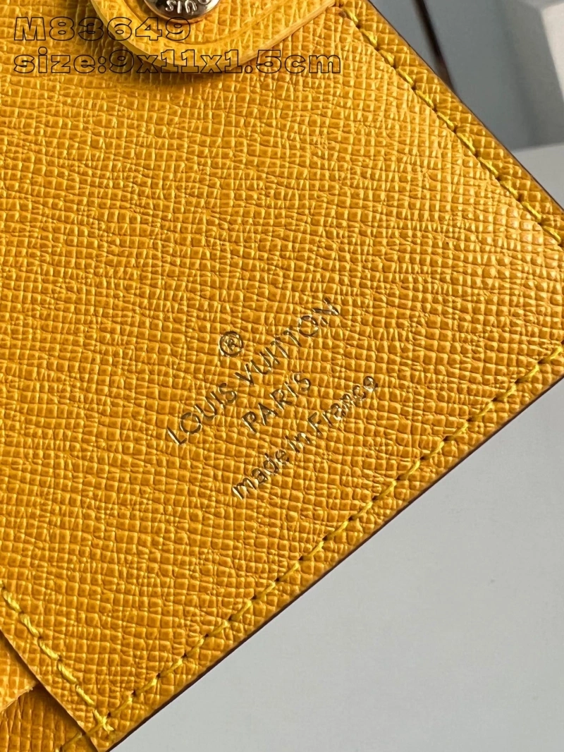 LV Wallets 4365A-0158