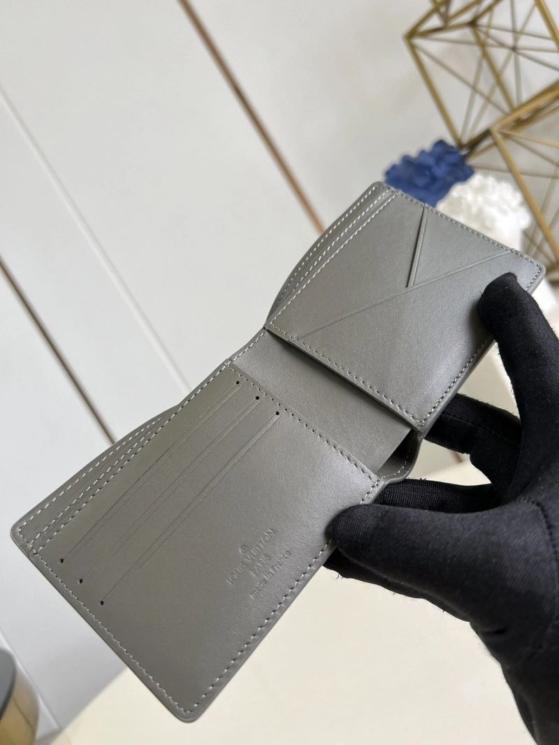 LV Wallets 4365A-0190