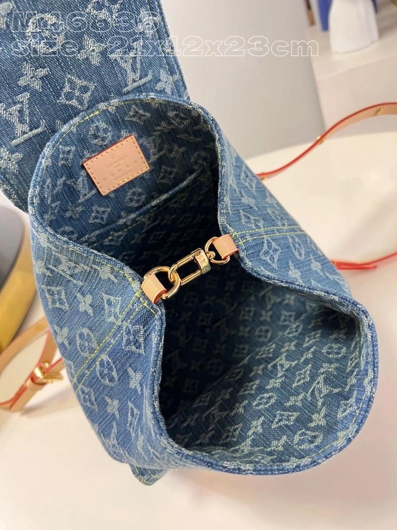 LV Backpacks 4365F-0111