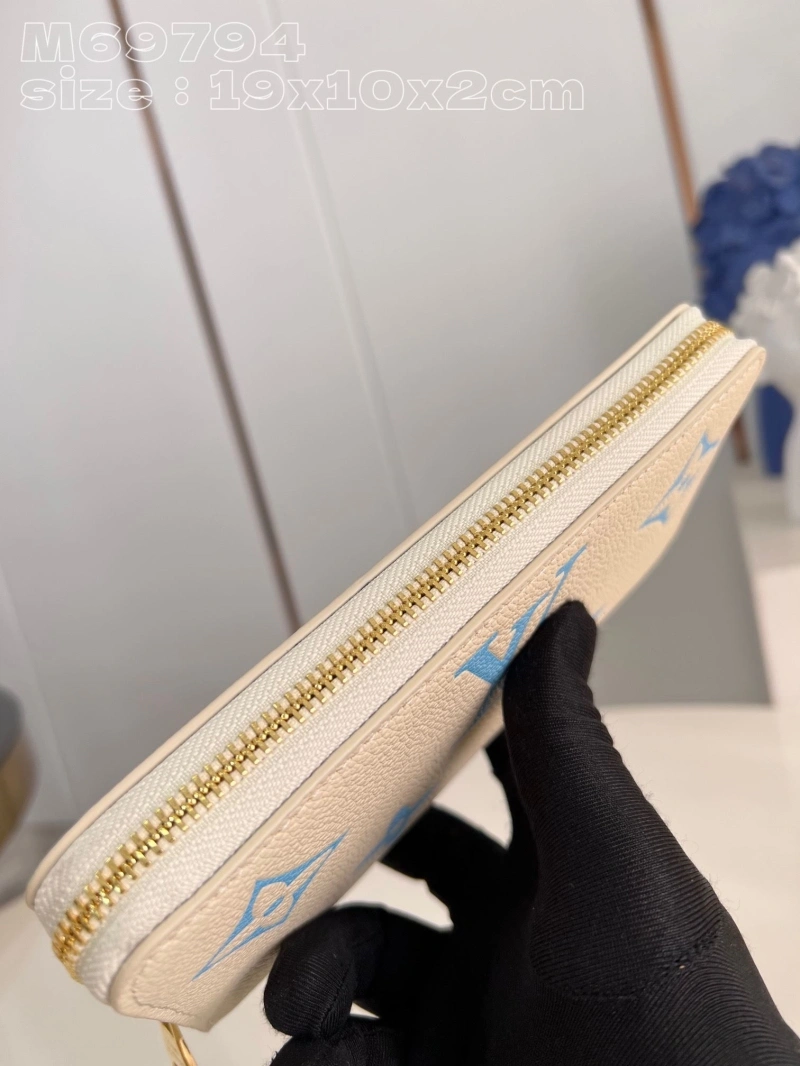 LV Wallets 4365G-0065