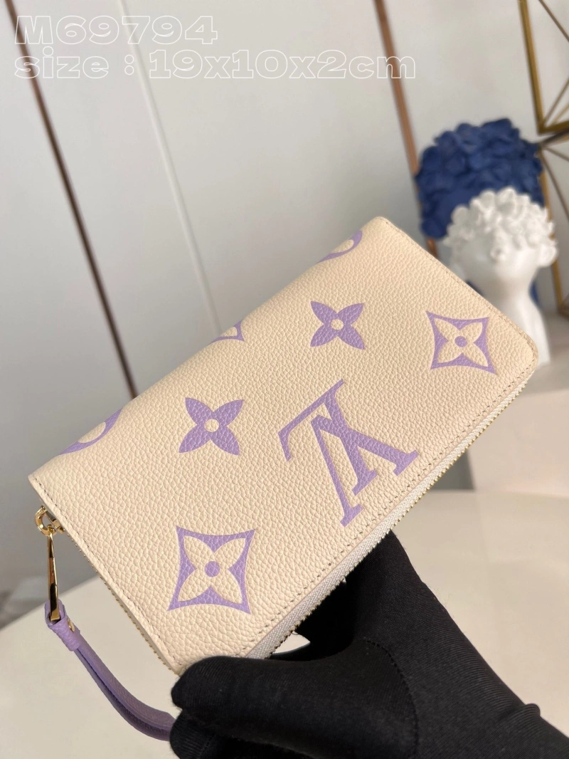 LV Wallets 4365G-0067