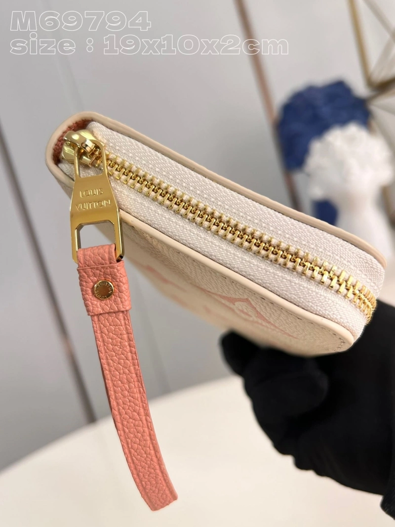 LV Wallets 4365G-0068