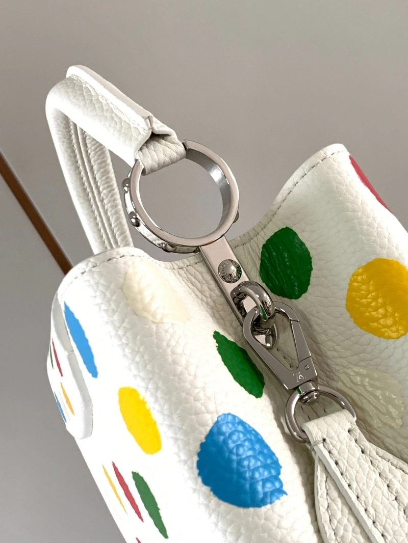 LV Capucines Bags 4365H-0097