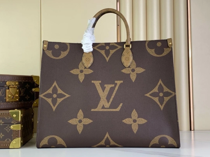 LV Shopping Bags 4365H-0518
