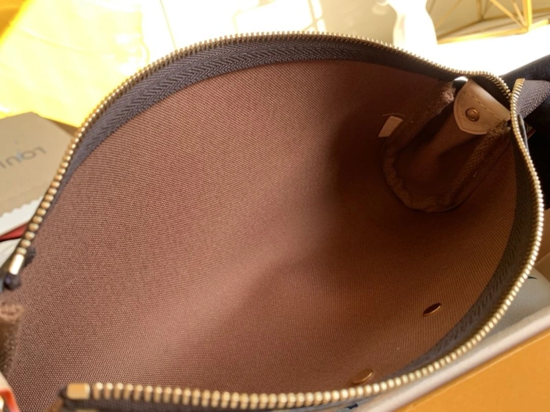 LV Clutch Bags 4365I-0170