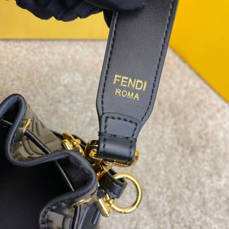 F**di bucket bags 4370-0022