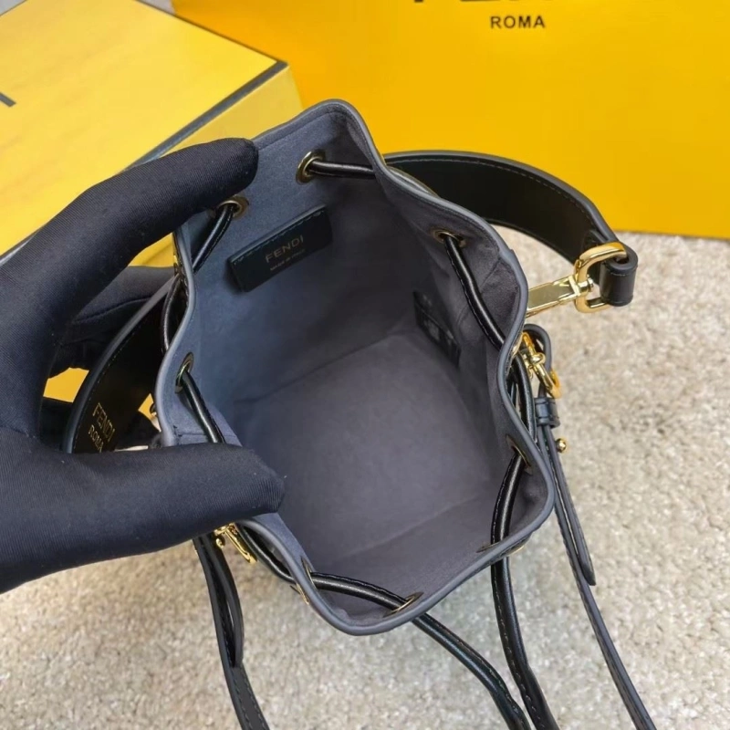 F**di bucket bags 4370-0022