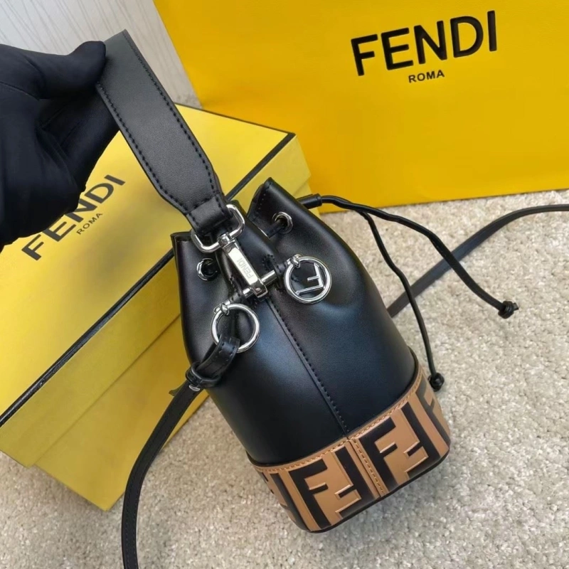 F**di bucket bags 4370-0023