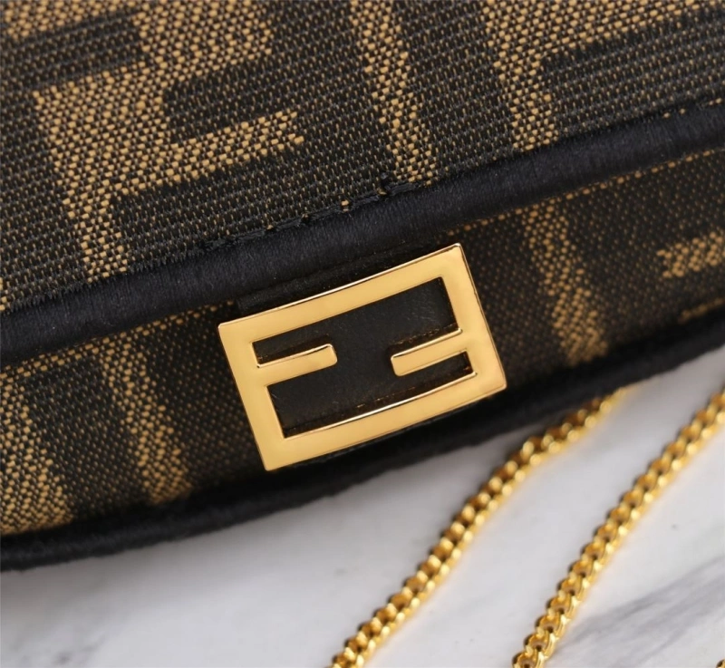 F**di baguette bags 4370-0032
