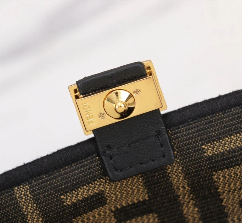 F**di baguette bags 4370-0032